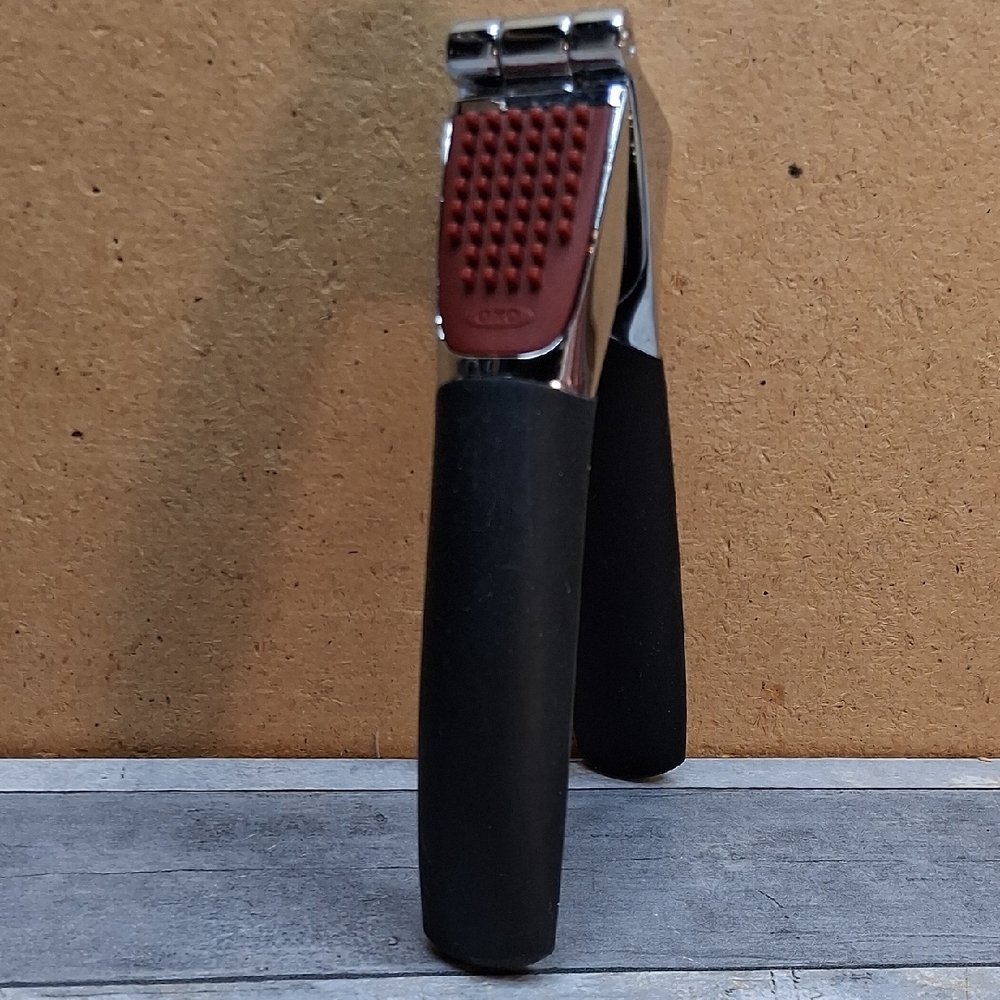 OXO Good Grips Heavy Duty Garlic Press with Attached Cleaner